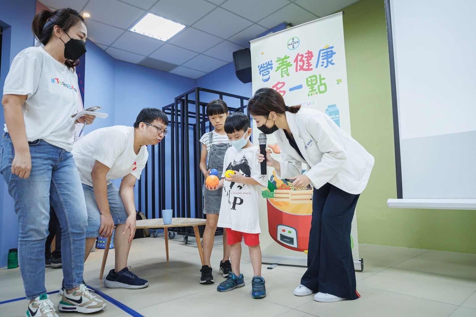 推激營養師(Twiggy)為課程設計趣味互動環節，幫助孩子加深營養健康知識的印象